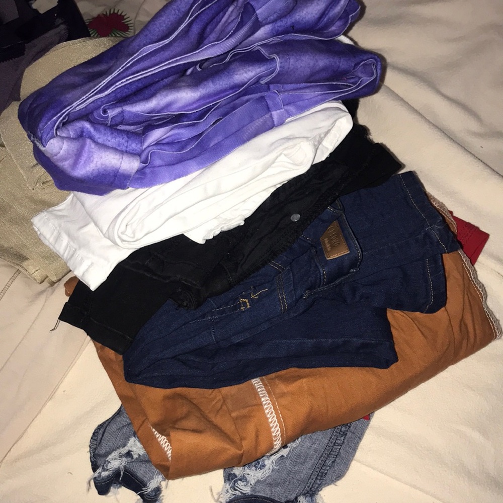 CLOSET CLEAN OUT EVERYTHING $8 either new or gently used!